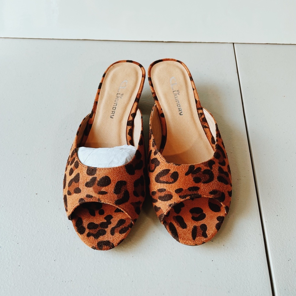 Women's Heather Mule, Camel Leopard, 6 M US